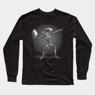 The egg thrower Long Sleeve T-Shirt